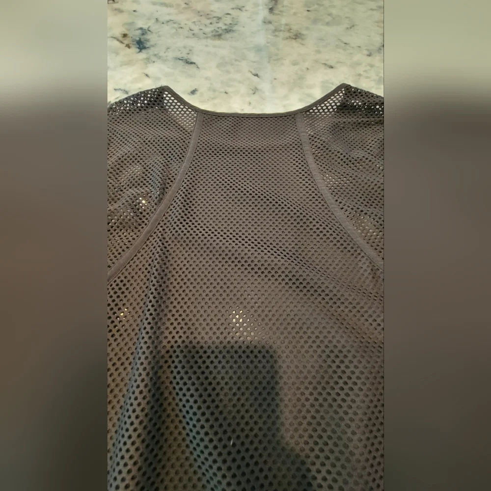 Lululemon Rare Black Mesh Long Sleeve Top - Picture 5 of 10